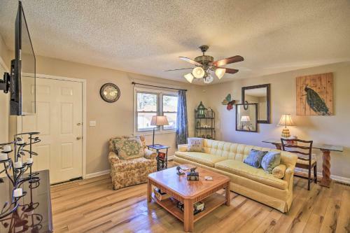 Rustic Meadowview Retreat With Furnished Deck!