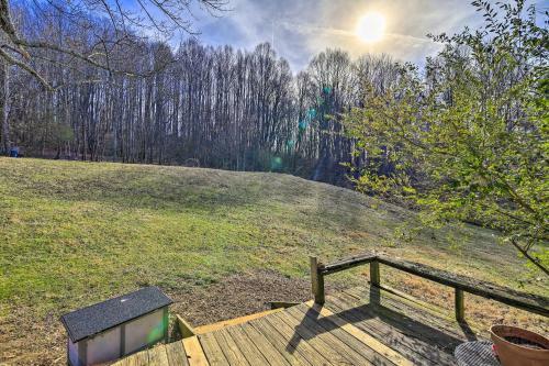 Rustic Meadowview Retreat With Furnished Deck!