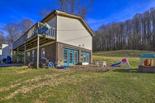 Rustic Meadowview Retreat With Furnished Deck!