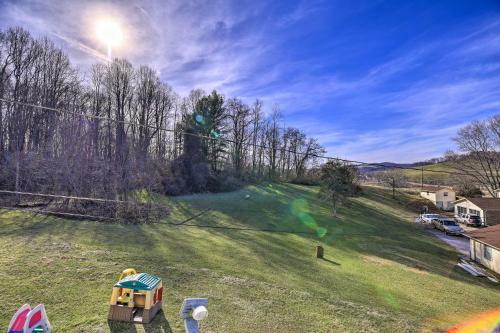 Rustic Meadowview Retreat With Furnished Deck!