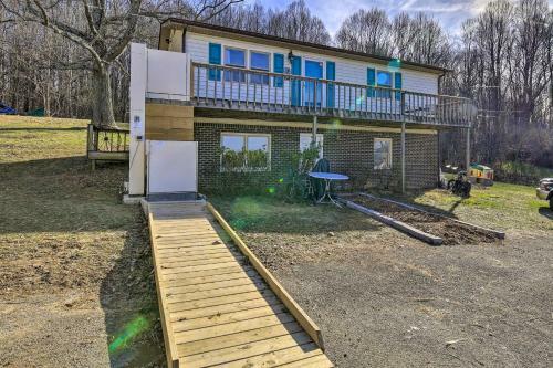 Rustic Meadowview Retreat With Furnished Deck!