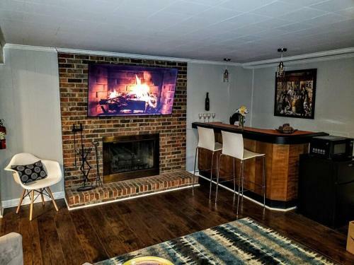 Lovely One-bedroom Apartment With Fireplace