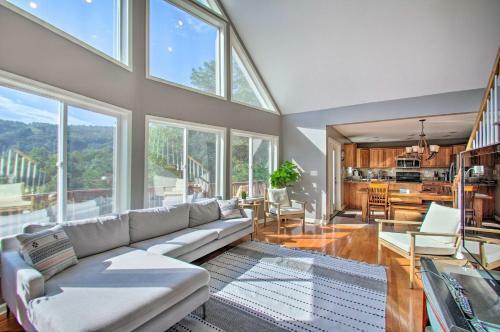 Peaceful House With Hot Tub And Ski Slope Views!