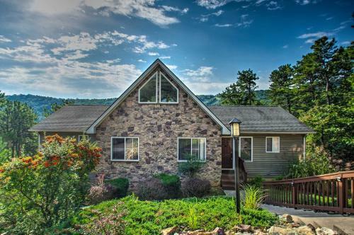 Peaceful House With Hot Tub And Ski Slope Views!