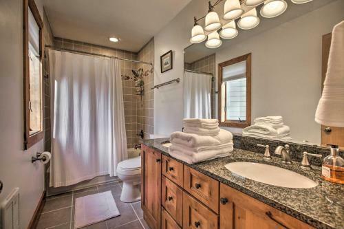 Upscale Wintergreen Resort Home With Golf Course View