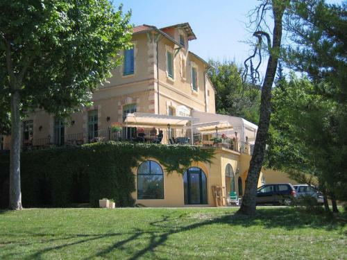 Tasteful Apartment In Montbrun Les Bains With Terrace