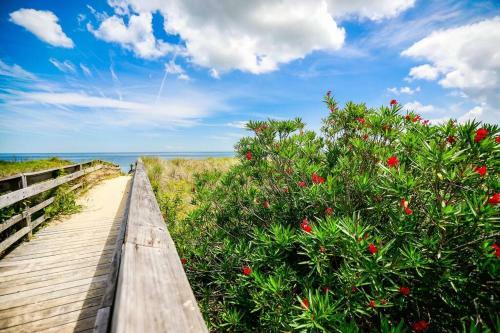 Villa Coastal Getaway At Ocean View Beach