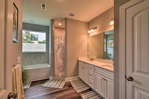 Vivid Home With Porch Walk To Ocean View Beach