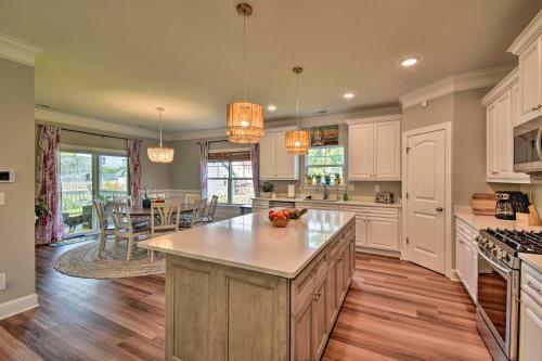 Vivid Home With Porch Walk To Ocean View Beach
