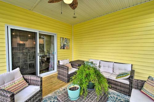 Vivid Home With Porch Walk To Ocean View Beach