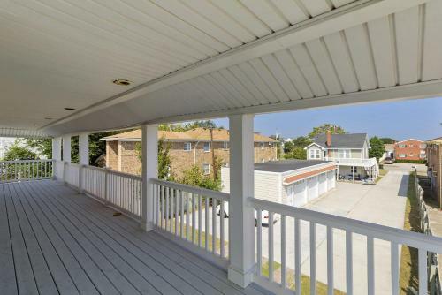 Water Front Delight On The Bay Home