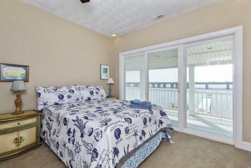 Water Front Delight On The Bay Home
