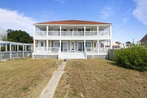Water Front Delight On The Bay Home
