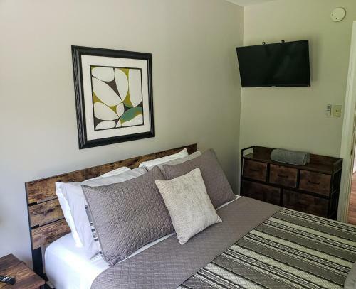 Beautiful, Modern & Convenient Home In Quinton, Va