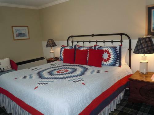 Bed & Breakfast Harbor House Inn