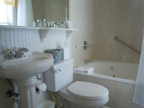 Bed & Breakfast Harbor House Inn