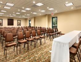 Hotel Wingate By Wyndham St. Charles