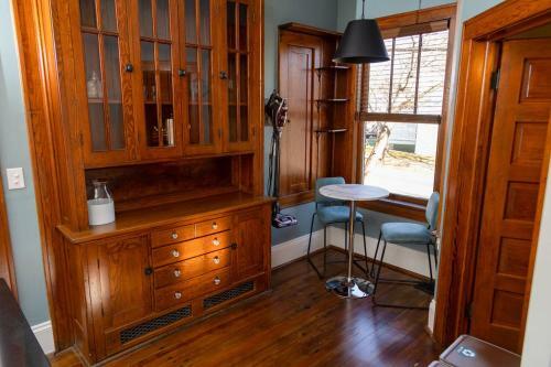 The Parkway Suite - The Historic Winona House