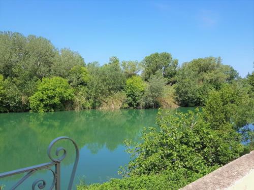 Gite Face � La Rivi�re -proche Du Pont Du Gard-