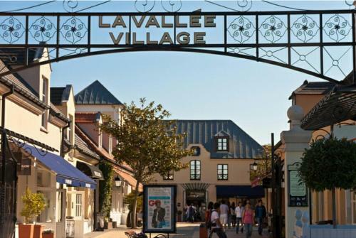 Chalet Du Lac Piscine � 5 Minutes de Disney Tgv Rer