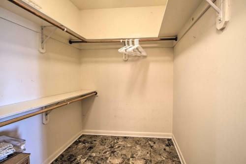 Pet-friendly Cottage With Game Room And Fire Pit!