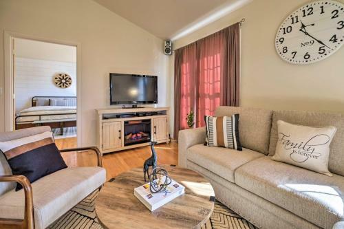 Pet-friendly Cottage With Game Room And Fire Pit!