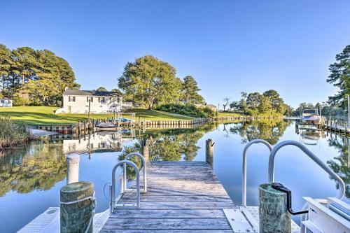 Waterfront Home In Quiet Cove Kayaks On-site