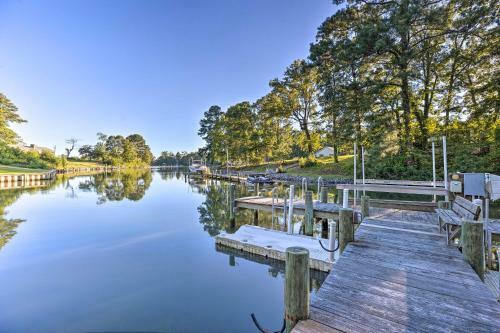 Waterfront Home In Quiet Cove Kayaks On-site