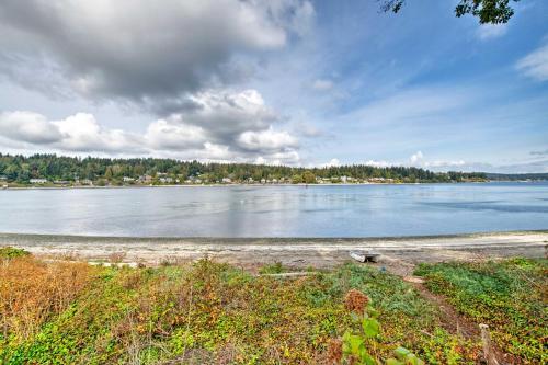 Waterfront Bainbridge Island Home With Stunning Views
