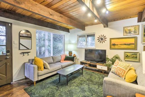 Coastal Cabin With Puget Sound And Rainier Views!