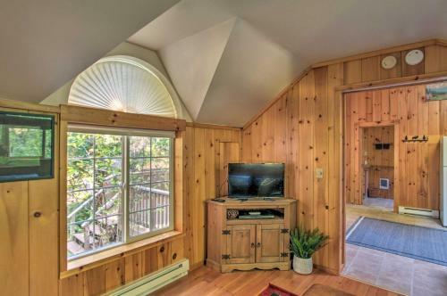 Elk Hideaway Ashford Cottage With Hot Tub!