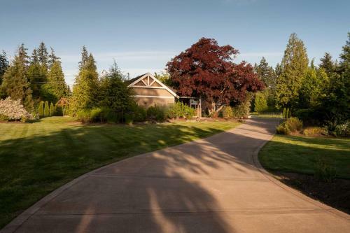 Luxury Home With Backyard Oasis - Near Seattle!