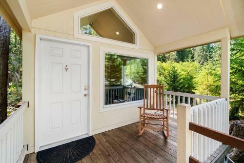 New Tiny Home Steps Away From Mt. Rainier