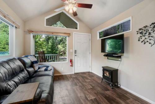 New Tiny Home Steps Away From Mt. Rainier