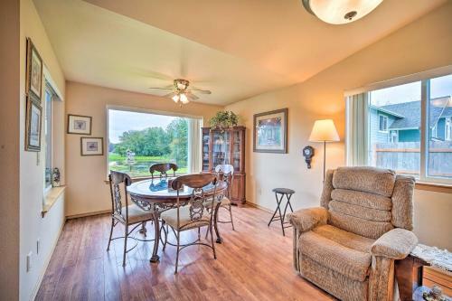 Upscale Home With Indoor Sauna On Sunset Pond!