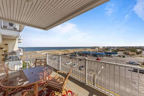 The Sandbridge Dunes - Seabiscuit 306