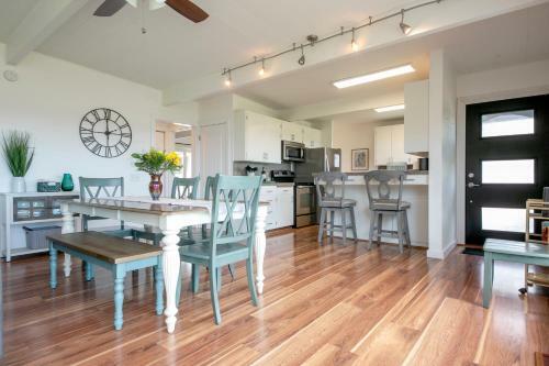 290 Sunny Side Island Retreat