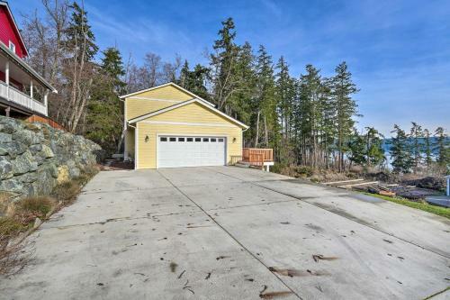 Spacious Whidbey Island Home With Water Views