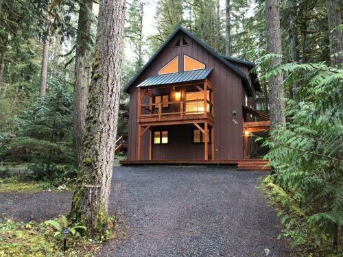 69sl - Upscale - Hot Tub - Wi-fi - Bbq - Sleeps 8 Cabin