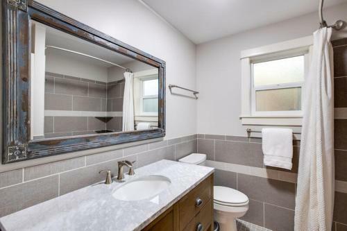 69sl - Upscale - Hot Tub - Wi-fi - Bbq - Sleeps 8 Cabin
