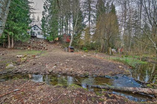 Quiet Cabin Hideaway About 4 Mi To Wallace Falls!