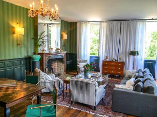 Villa Ch�teau Les Estournels