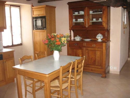 La Maison D'a C�t�