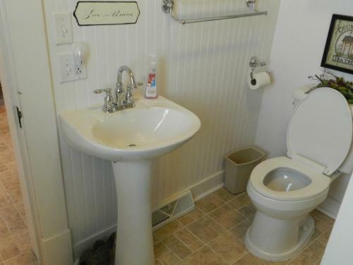 Hostal Helming Guest House