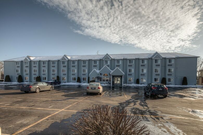 Hotel Mt. Pleasant Inn & Suites