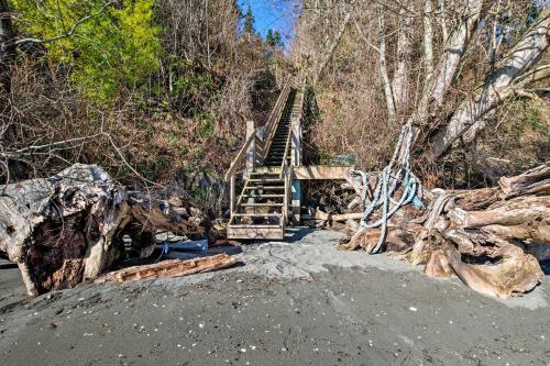 Kingston Home With Deck - 5 Minutes To Private Beach