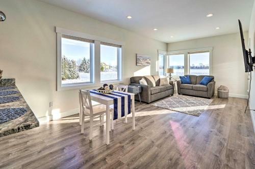Apartamento Bright La Conner Getaway With Mountain Views!