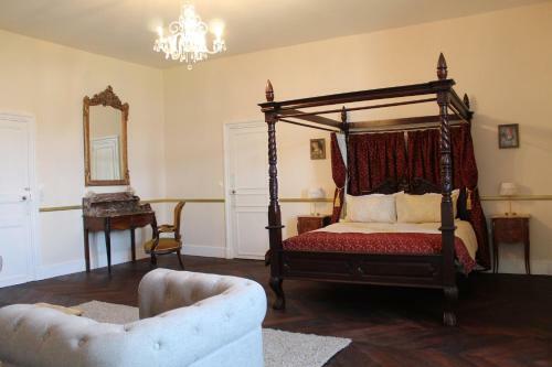 Bed & Breakfast Chateau De La Lucazi�re