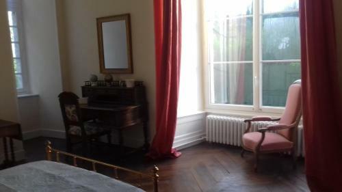 Bed & Breakfast Chateau De La Lucazi�re