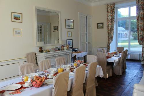 Bed & Breakfast Chateau De La Lucazi�re